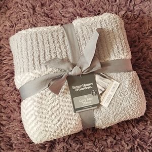 Cozy Knit Throw Blanket